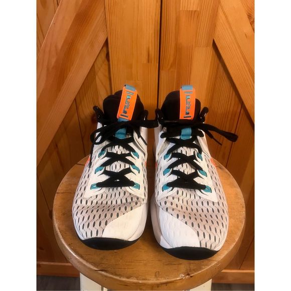 Nike Lebron Witness V Basketball Shoe White Black Jade CQ9380-100 Size 8.5 - Picture 2 of 11